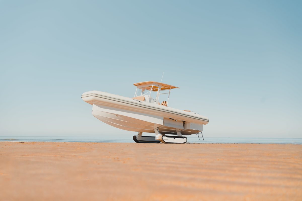 Adventure Boat - All terrain Amphibious Iguana X100 | Iguana Yachts