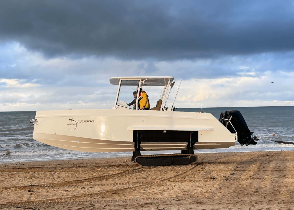 ARRIVAL OF THE FIRST EVER IGUANA BOAT IN NEW ZEALAND! | Iguana Yachts